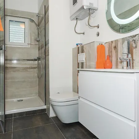 Daire Two-bedroom In Brodarica (Sibenik-Knin)